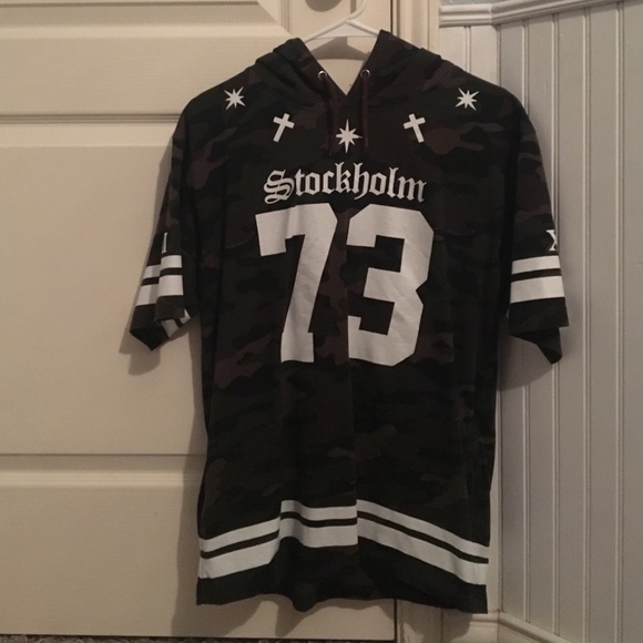 Camo Short Sleeved Hoodie