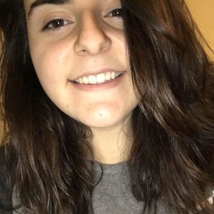 Meet your Posher, Alyssa