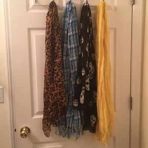 4 WOMEN SCARFS LOT