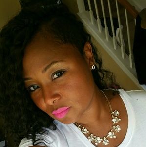 Meet your Posher, Kamika