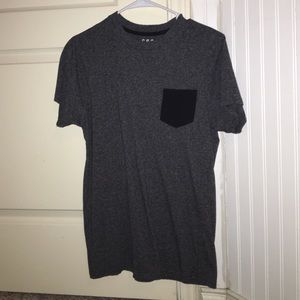 Simple Tee w/ pocket
