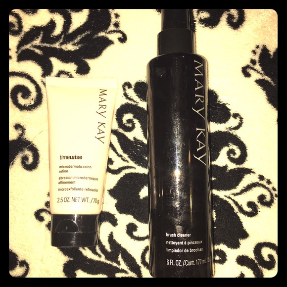 Microdermabrasion cleanser and brush cleaner - Picture 1 of 1