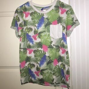 Floral Tee w/ pocket