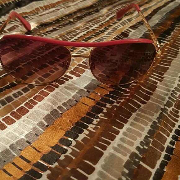 Juicy Couture 🐰🐰 - Picture 3 of 3