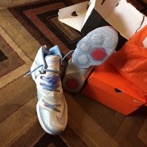 Lebron 13 High Christmas Editions