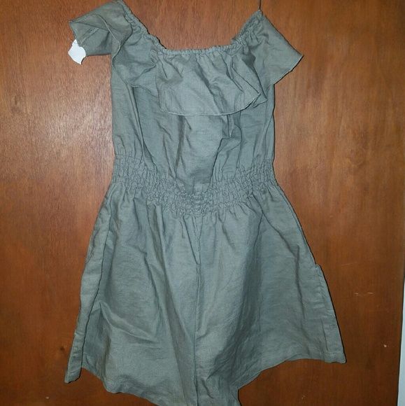 Army Green Linen Romper - Picture 2 of 2