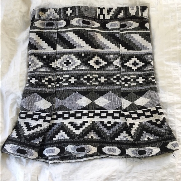 Sarah Liller Woven Pattern Skirt - Picture 2 of 4