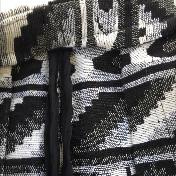 Sarah Liller Woven Pattern Skirt - Picture 4 of 4