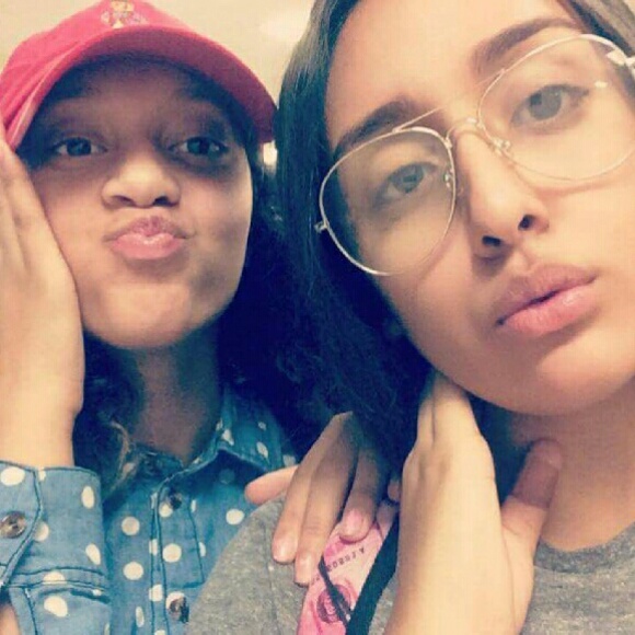 Meet your Posher, Mya