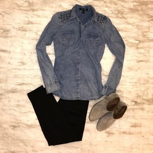 Forever 21 Denim Style Button Down Shirt Forever 21 Denim Style Button Down Shirt