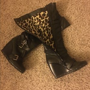 Black wedge boots