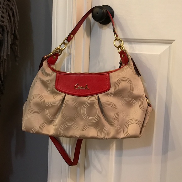 Coach shoulder bag-authentic