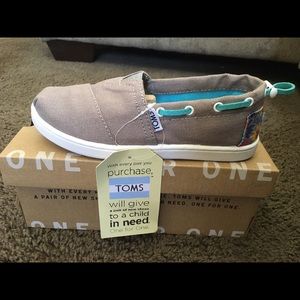 NEW Toms Youth Girls 13.5 Floral and Brown NIB
