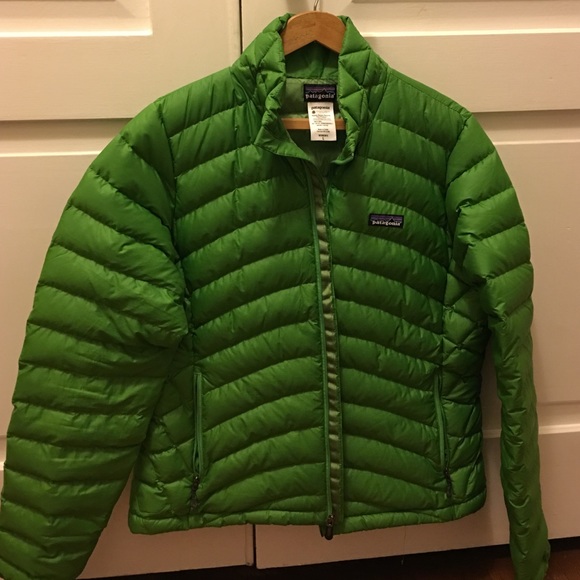 Patagonia W's down sweater jacket