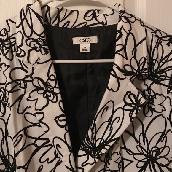 Women's Top - Picture 2 of 3