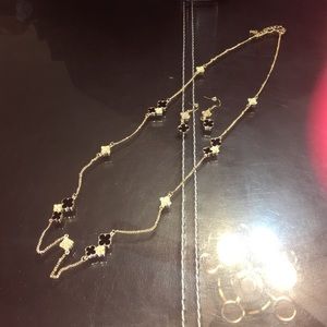 Black & Gold Lucky Clover 🍀 Necklace w. Earrings