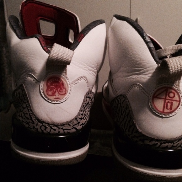 Jordan Spizike size 13 Men's Shoes - Cancer Aware - Picture 3 of 4