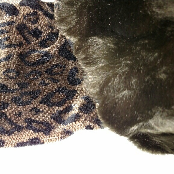 Gloves - Picture 3 of 4