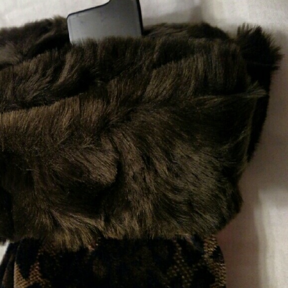 Gloves - Picture 4 of 4