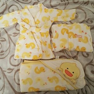 Carter's Baby bath matching set