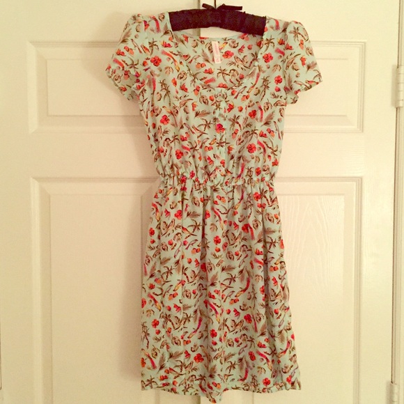 Beautiful bird print summer dress!