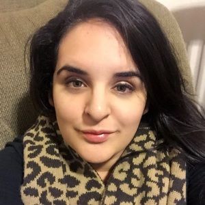 Meet your Posher, Alma