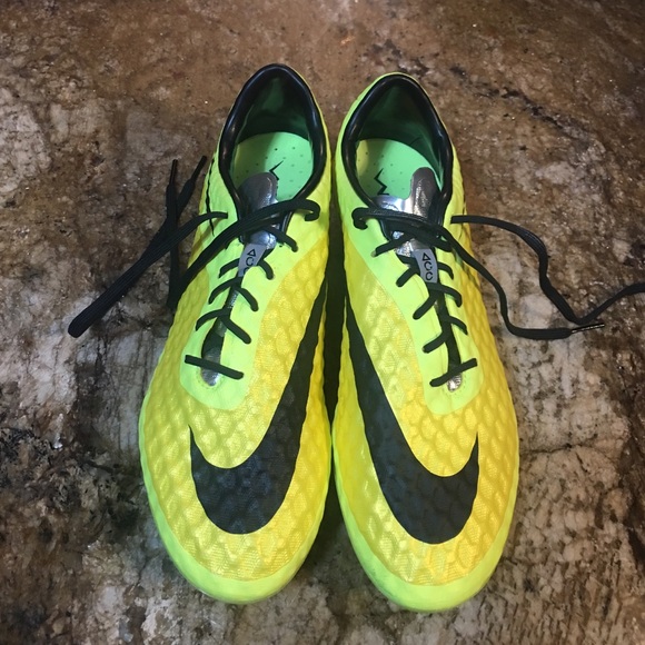 Nike HyperVenom Phantom 1 Soccer Cleats Size 6