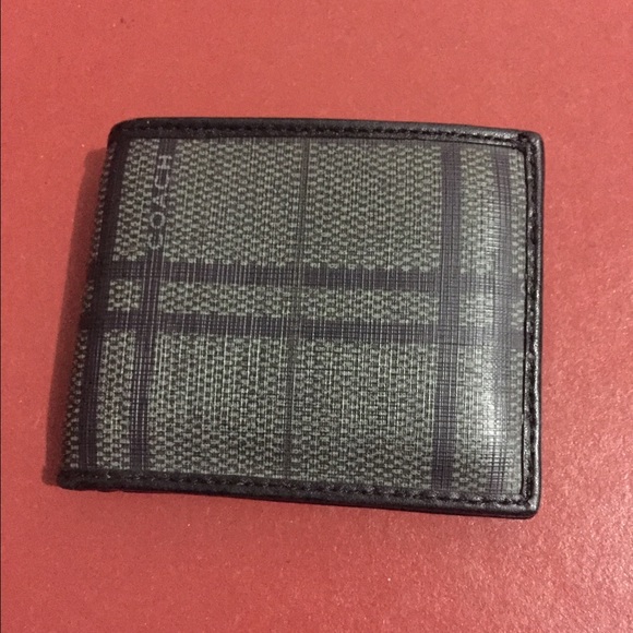 AUTHENTIC COACH BILLFOLD WALLET