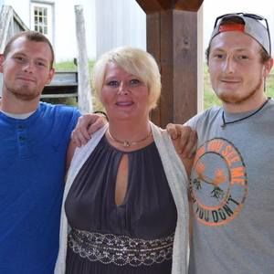 Meet your Posher, Lena