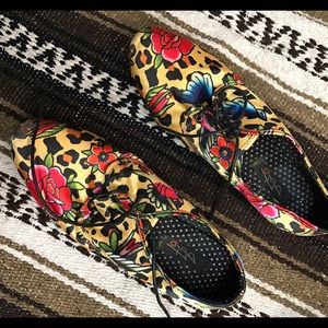Tattoo flash loafers