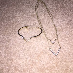 NECKLACE AND BRACELET DUO