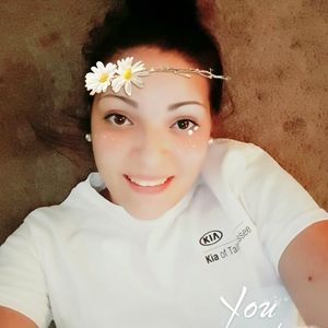 Meet your Posher, Leona