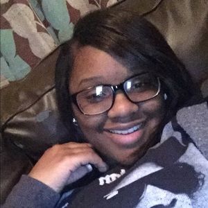 Meet your Posher, Reneka