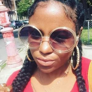 Meet your Posher, Esther