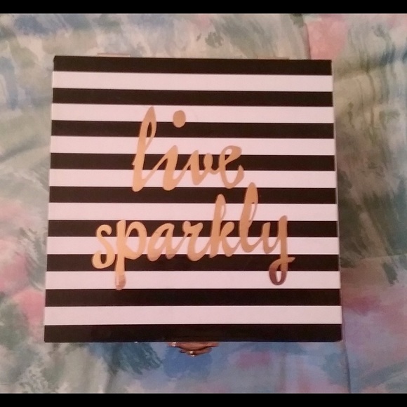 Really cute jewelry box.