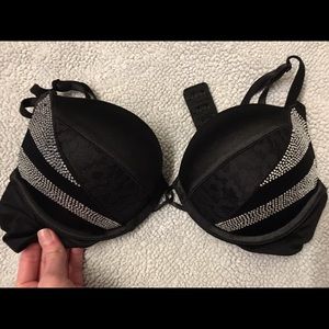 VS Bombshell plunge