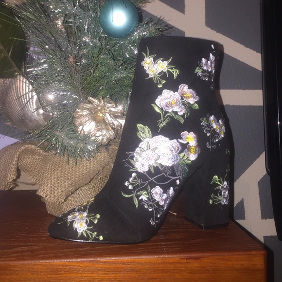 Miss Selfridge embroidered ankle boots size 5.5