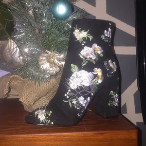 Miss Selfridge embroidered ankle boots size 5.5