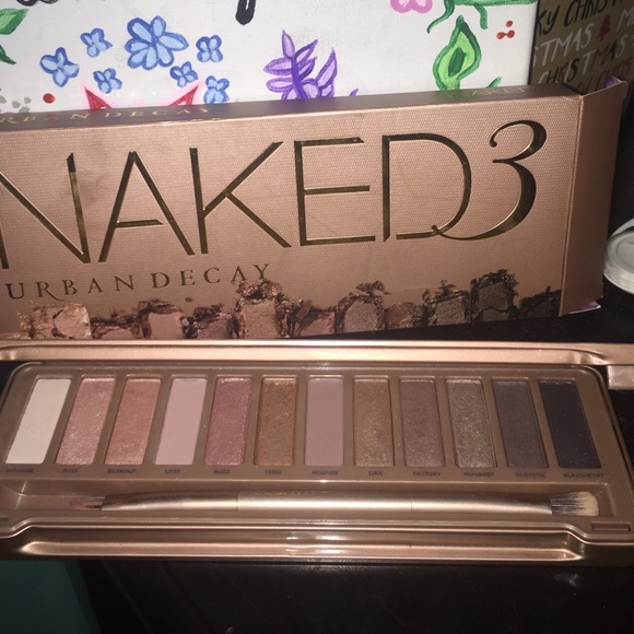 Urban Decay Naked 3 Eyeshadow Pallet!!