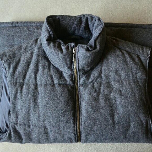 Banana Republic Other - Banana Republic Puffy Grey Vest