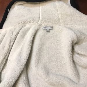 Men's Large Blk South Moon under Hoodie!