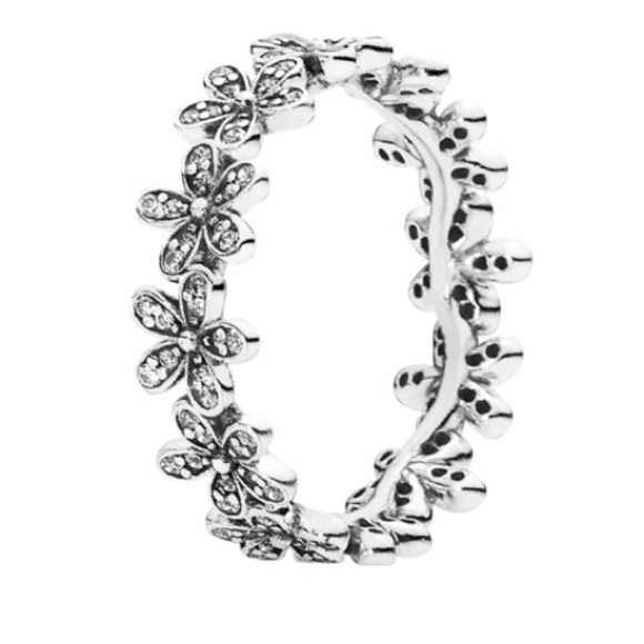Pandora dazzling daisy flower ring size 6 ❤️