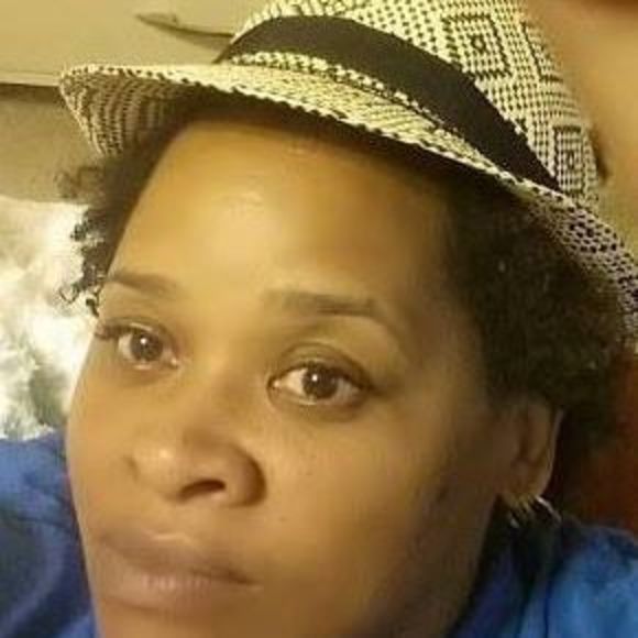 Meet your Posher, April - Picture 1 of 1