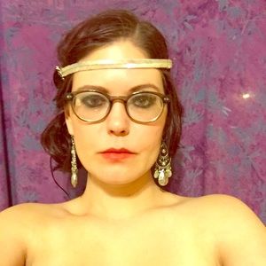 The dress is strapless:) Happy New Year Y'all!!