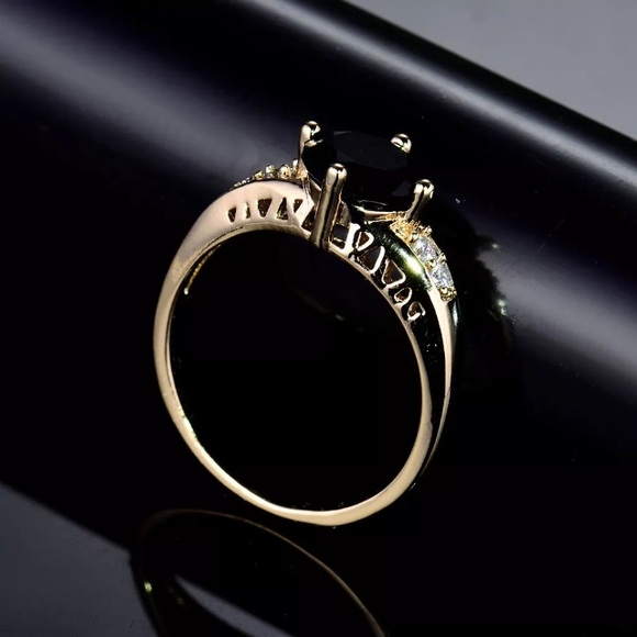 Black Sapphire Crystal CZ & 18K GP Ring, Size 5 - Picture 3 of 4