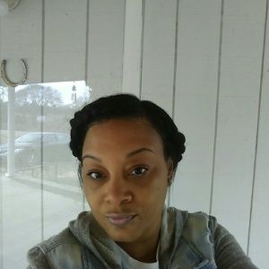 Meet your Posher, Yolanda