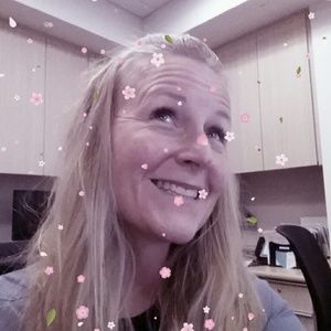 Meet your Posher, Elaina