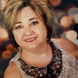 Meet your Posher, Denine