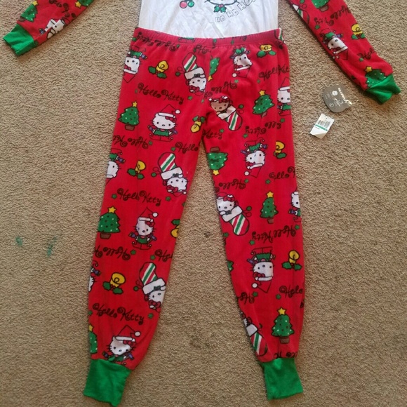 Hello Kitty Pajama set - Picture 2 of 4