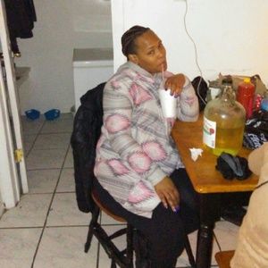 Meet your Posher, Dominique